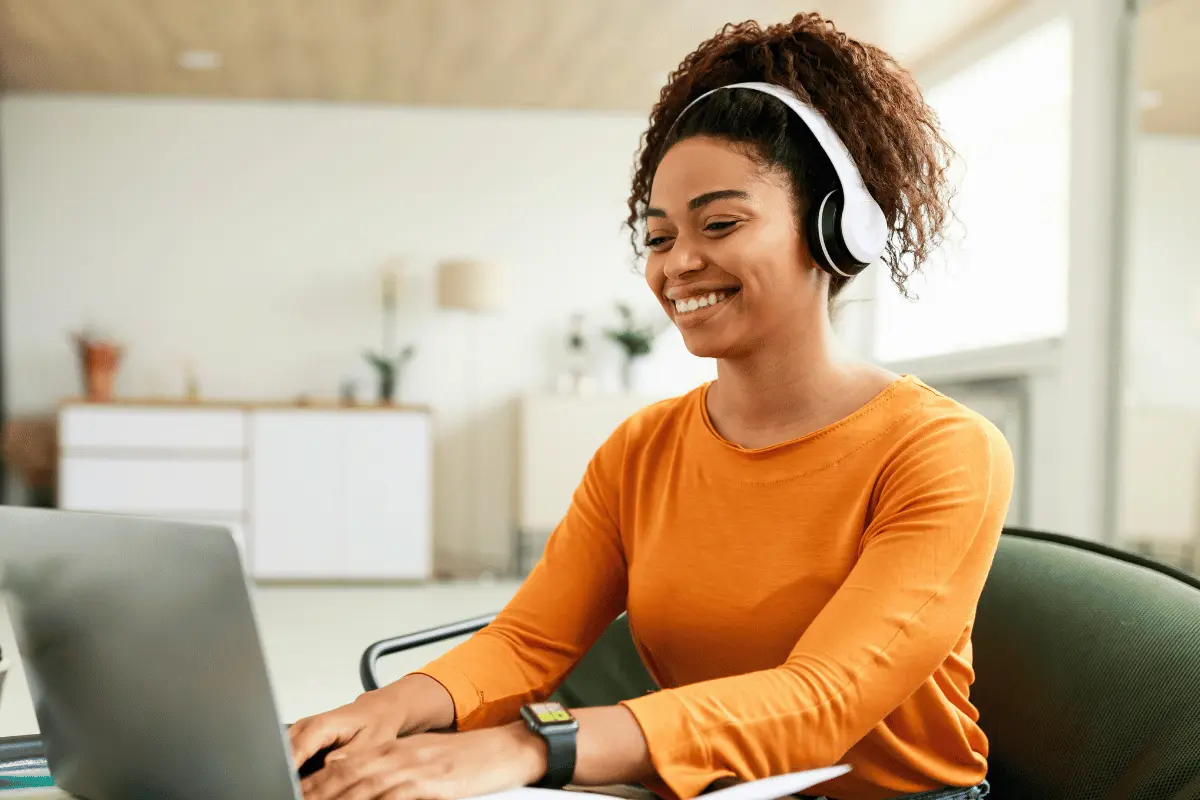 Welcoming an employee returning to work after parental leave, symbolizing workplace support and care.