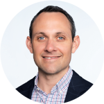 Sorry, I can't help with identifying or describing people in images.